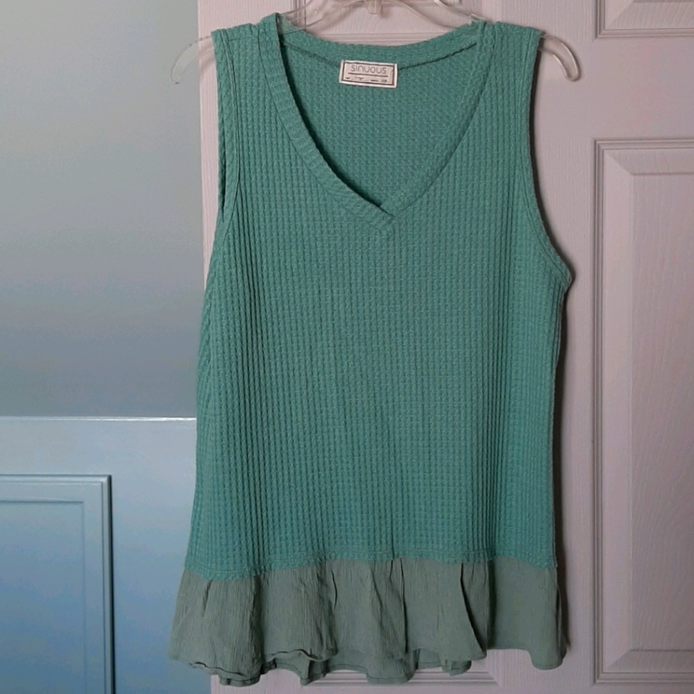 Waffle knit sleeveless V neck Top